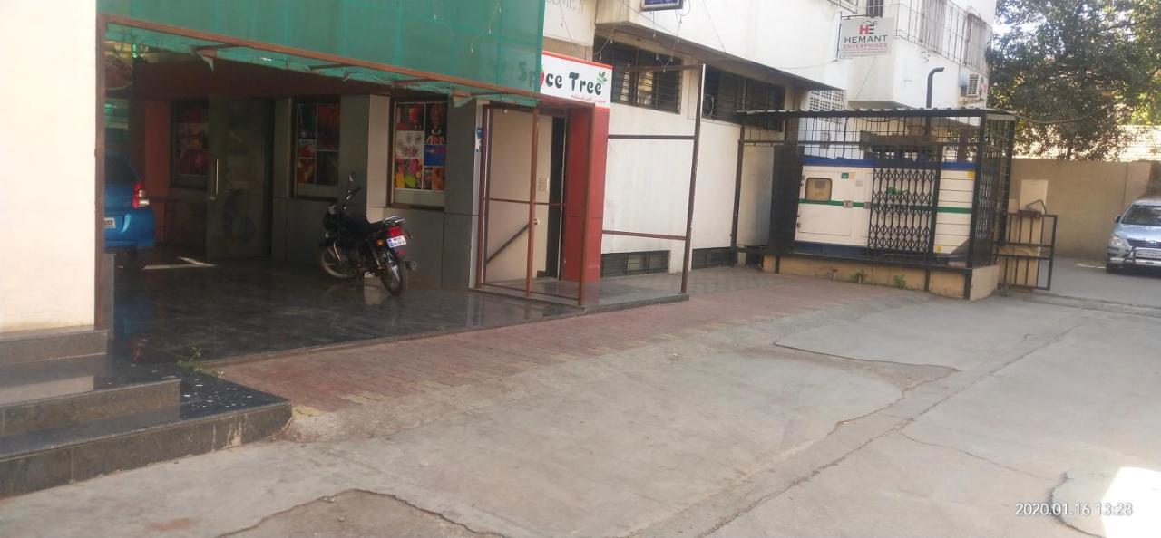 City Palace Hotel होटल सिटी पैलेस Nashik Exterior foto